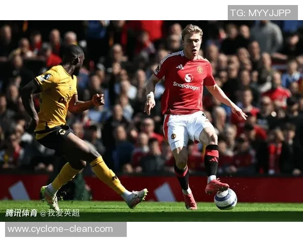 新曼联客场逆转狼队，卡瓦尼梅开二度助红魔圆满逆袭取得英超宝贵三分！